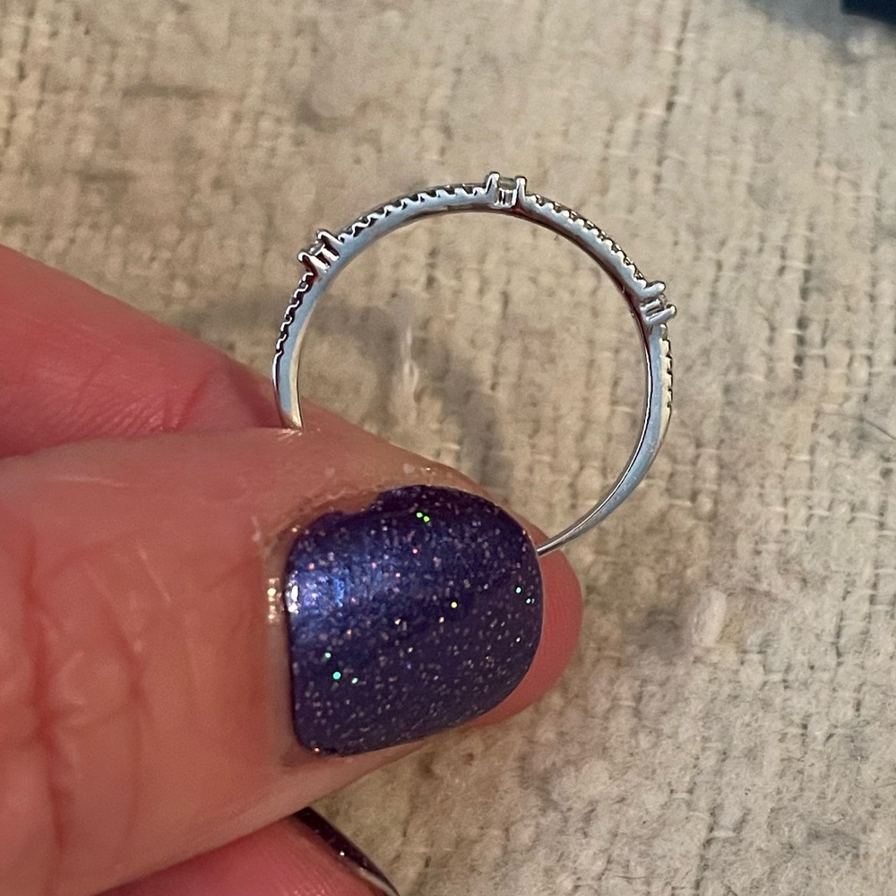 Dainty Sterling Silver Ring - size 8 - Picture 3 of 4
